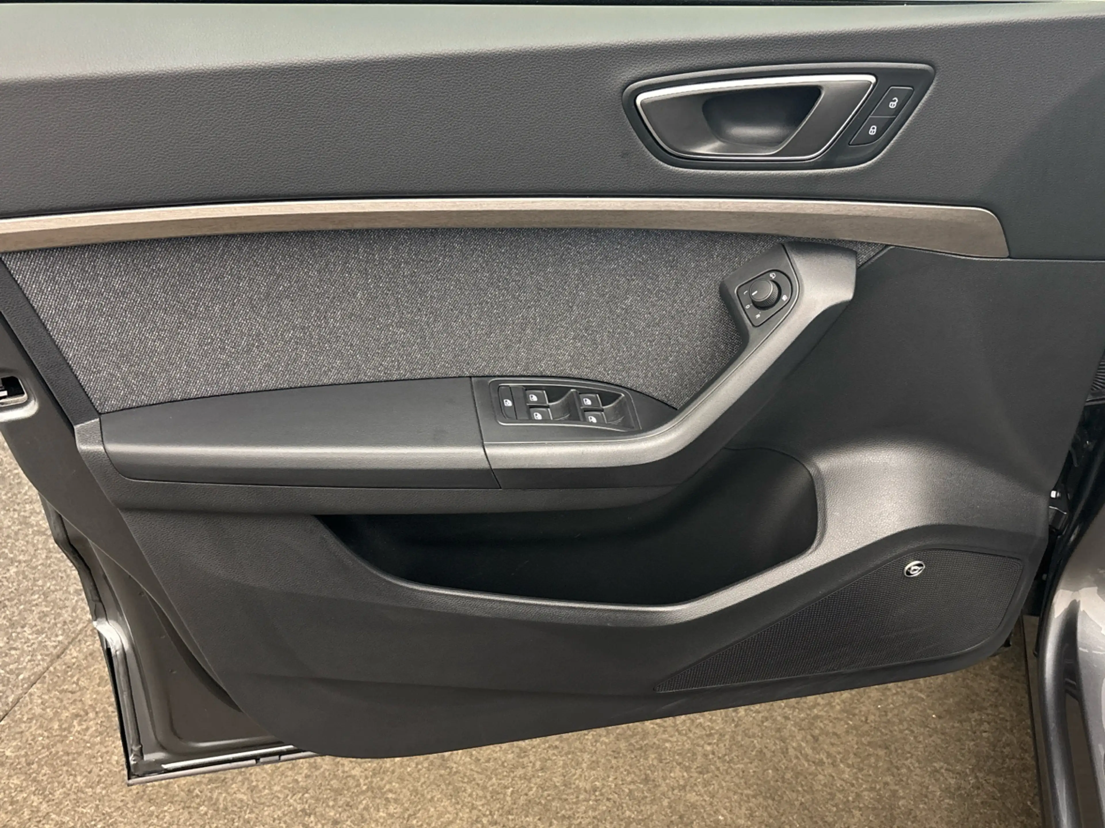 SEAT Ateca Xperience 2.0 TDI DSG LED ACC AHK — photo 12