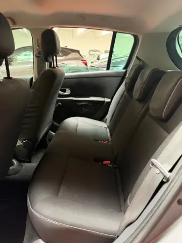 Renault Clio view 6