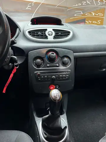 Renault Clio view 8