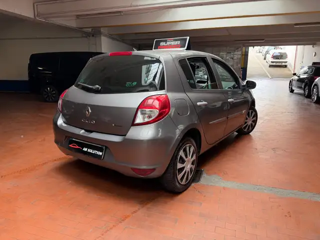Renault Clio view 3