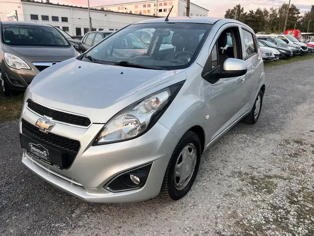 Chevrolet Spark view 3