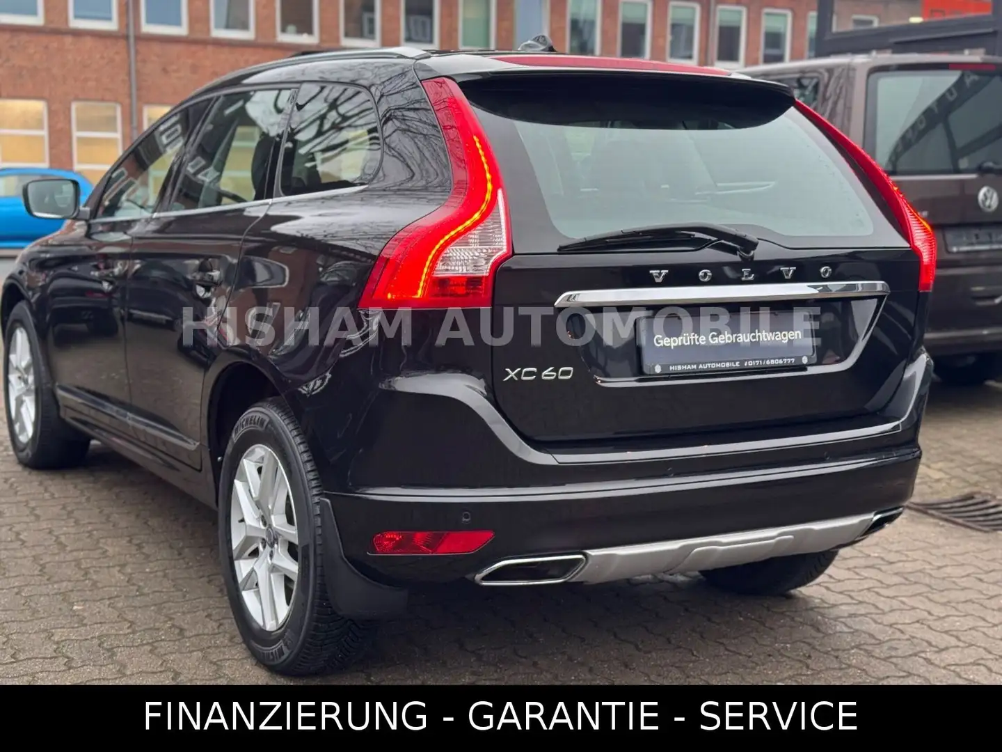 Volvo XC60 Summum 2WD/PANORAMA/NAVI/CAM/LEDER/AHK/SHZ Schwarz - 2