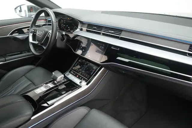 Audi A8 view 8