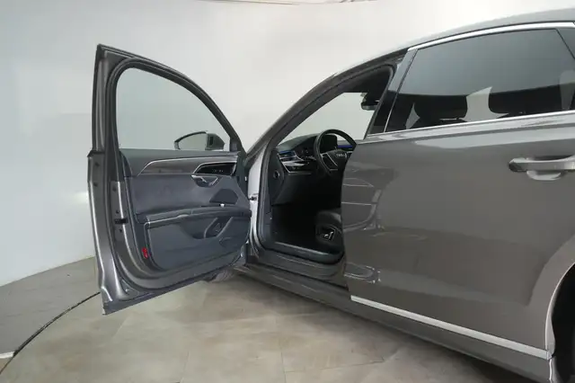 Audi A8 view 12