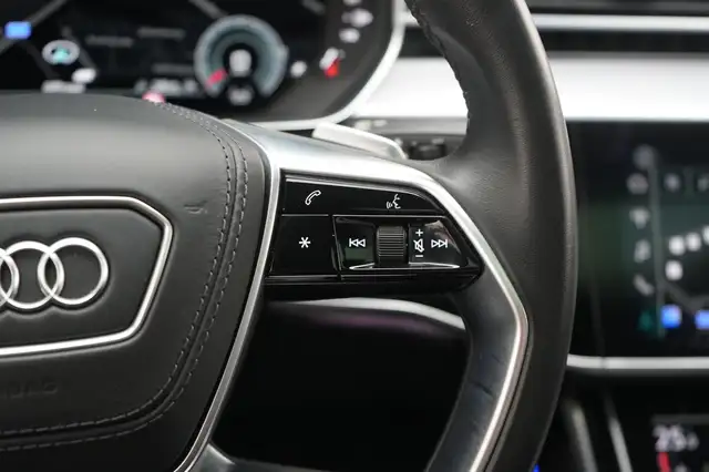 Audi A8 view 20
