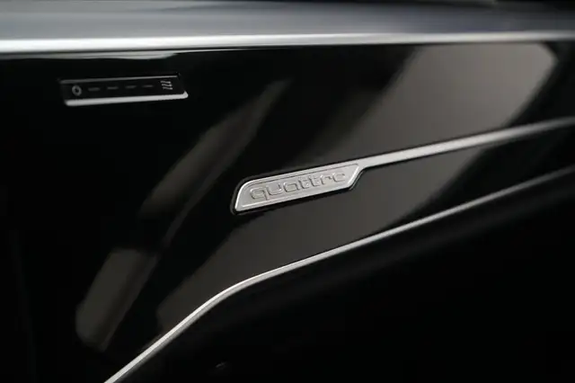 Audi A8 view 29
