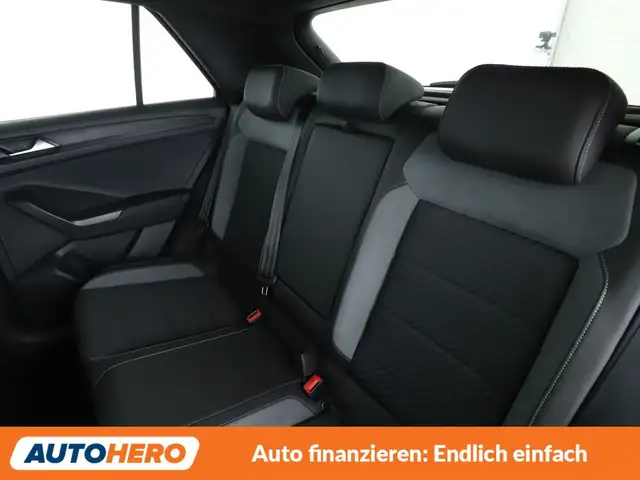 Volkswagen T-Roc view 14