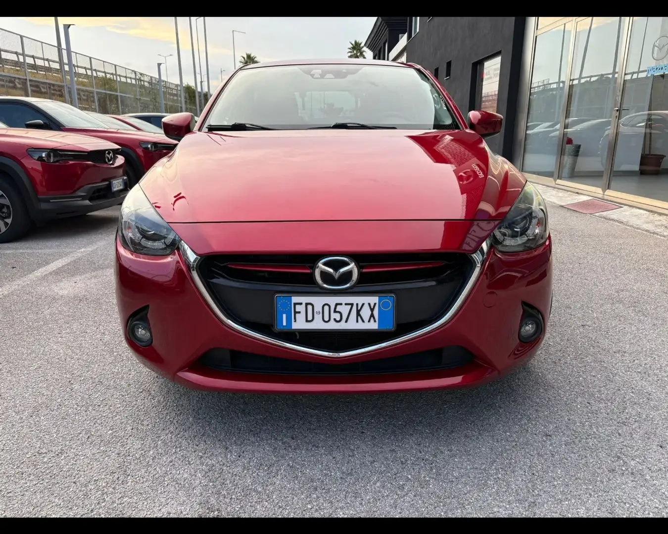 Mazda 2 5 Porte 1.5 Skyactiv-D Exceed Rood - 2