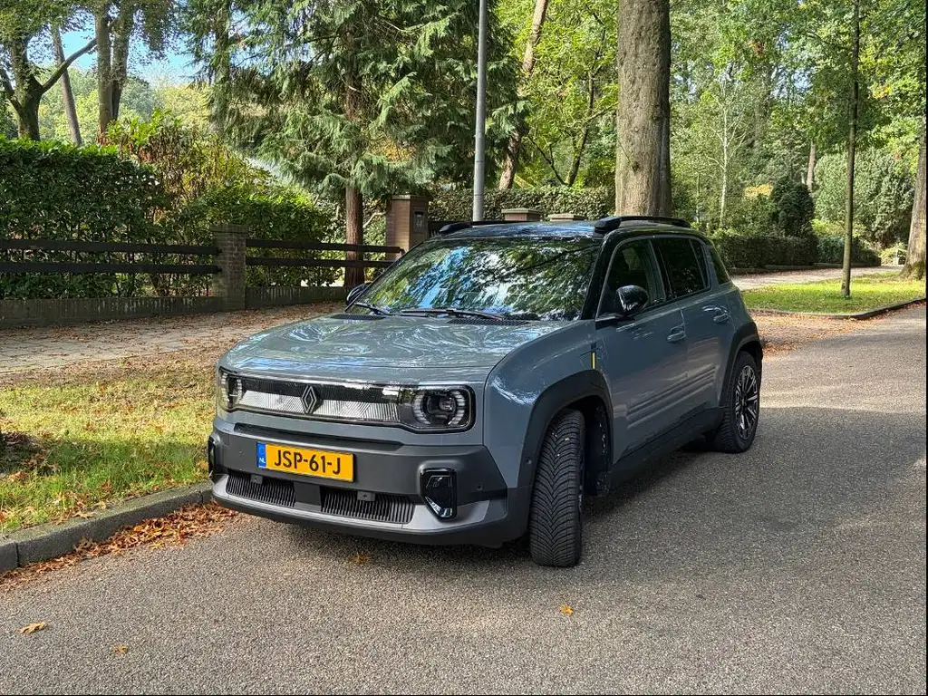 Renault R 4 2025 из Европы — купить под ключ