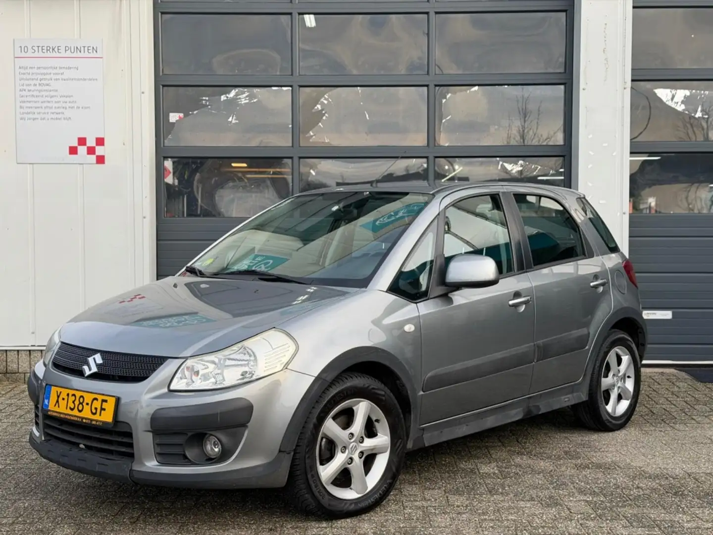 Suzuki SX4 1.6 Comfort Grau - 2