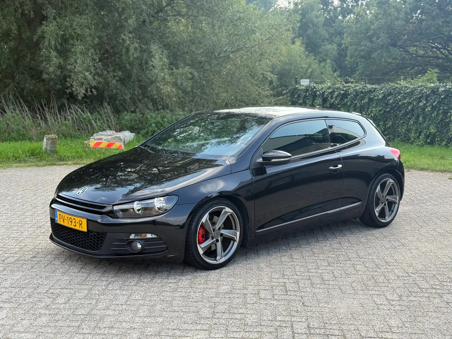 Volkswagen Scirocco 1.4 TSI 161PK I NWE APK I NETTE AUTO I CLIMA I PDC Schwarz - 1