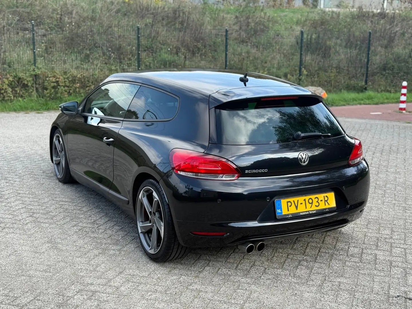 Volkswagen Scirocco 1.4 TSI 161PK I NWE APK I NETTE AUTO I CLIMA I PDC Schwarz - 2