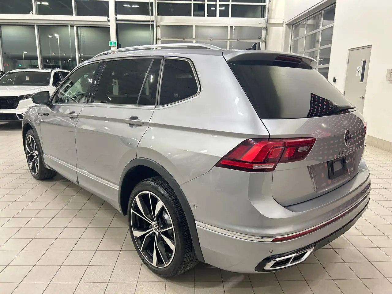 Volkswagen Tiguan снимка Volkswagen Tiguan