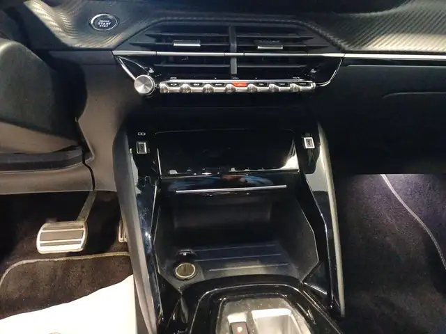 Peugeot 2008 view 12