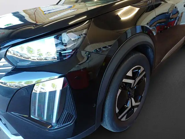 Peugeot 2008 view 9