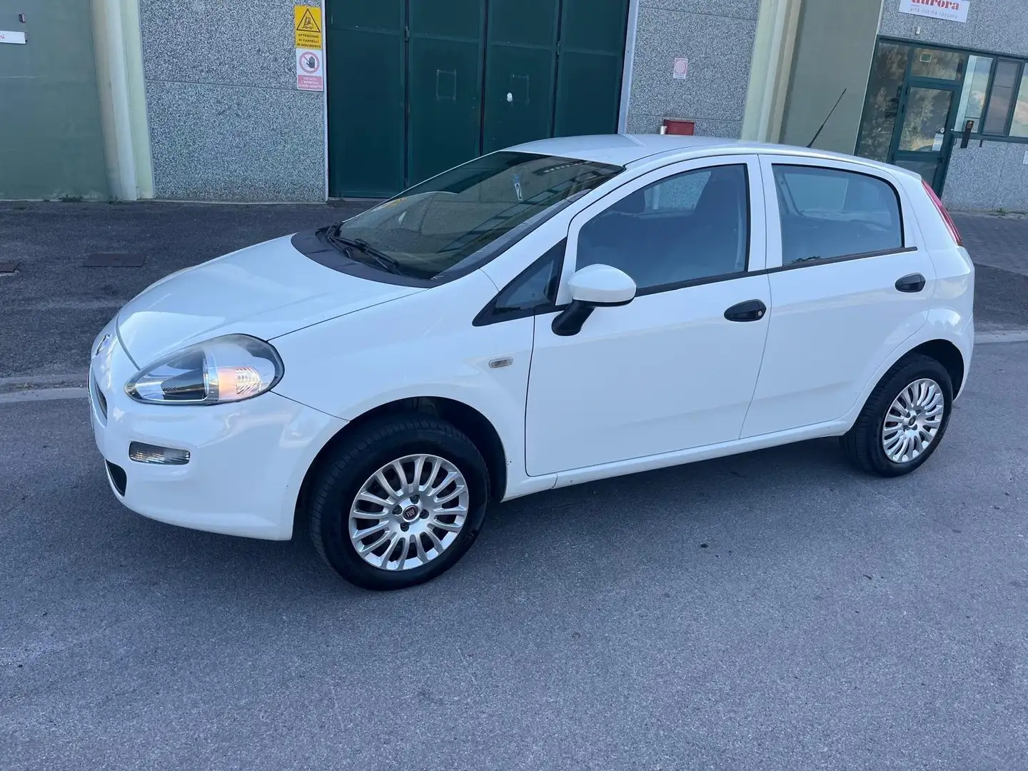 Fiat Punto Punto III 2012 5p 1.4 natural power Lounge 70cv E6 Wit - 2