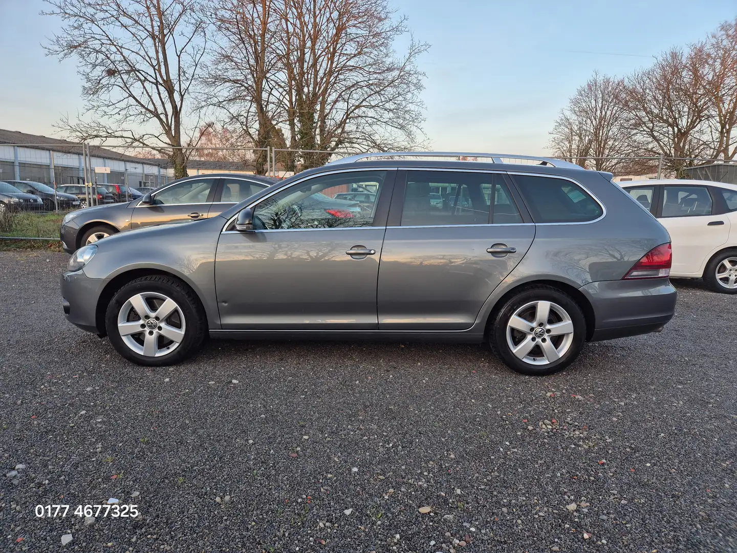 Volkswagen Golf Variant Style 2,0 Ltr. Klima-Navi-SHZ-AHK-insp-Tüv neu Gris - 2