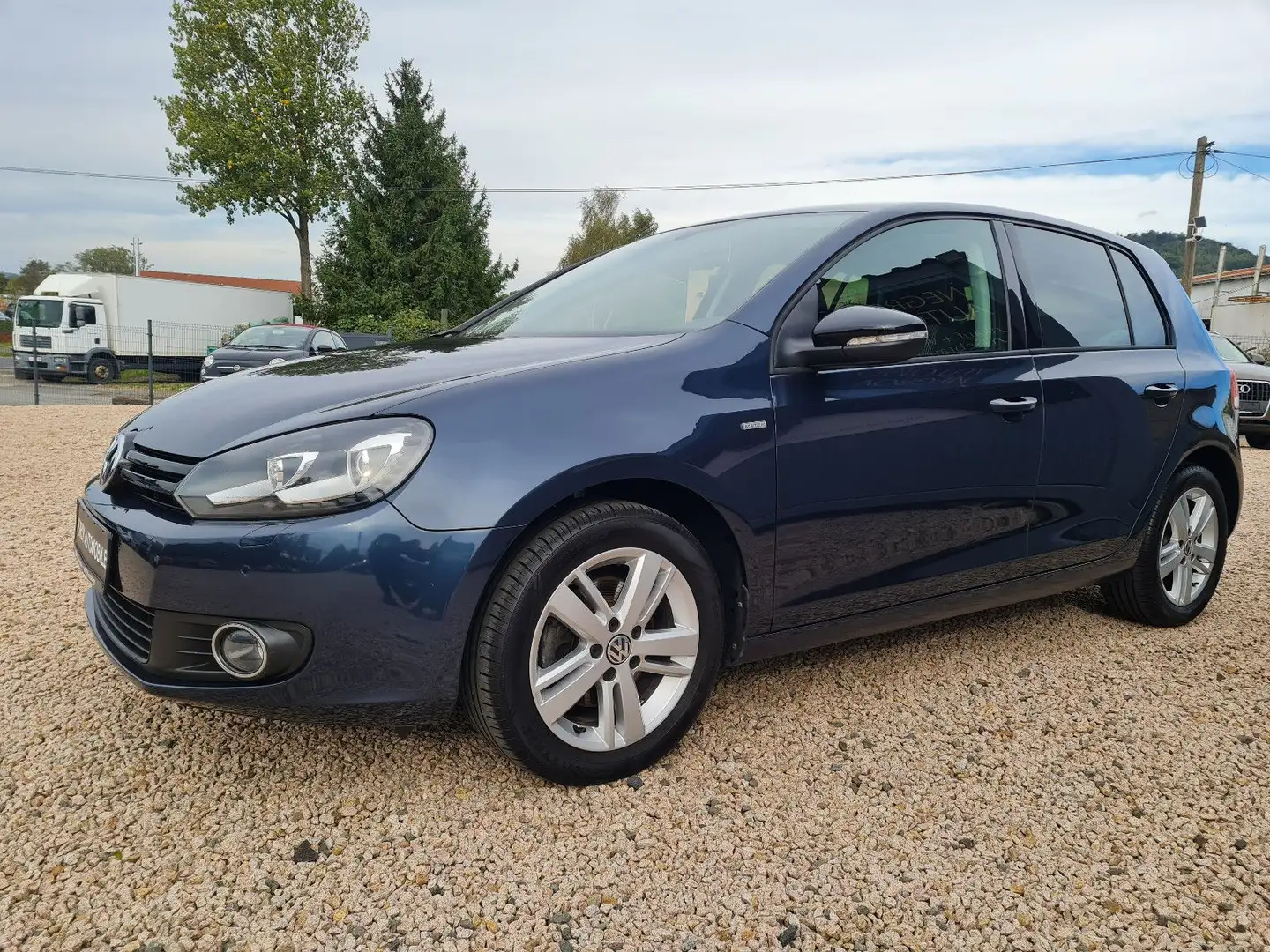 Volkswagen Golf VI Match Bleu - 1