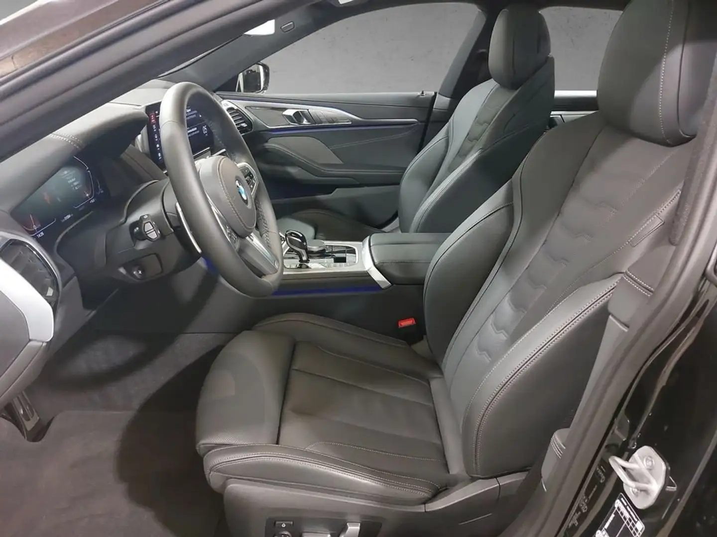 BMW 840 Coupé 840 dXAS MHEV Zwart - 1