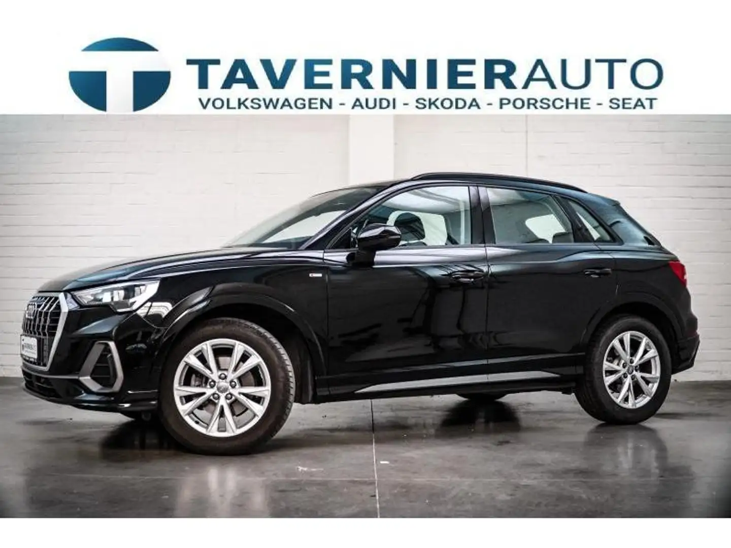 Audi Q3 S-Line Schwarz - 1