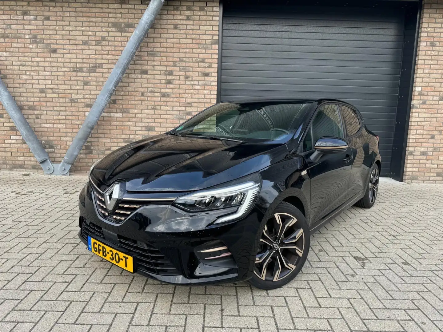Renault Clio 1.0 TCe Lutecia limited edition Zwart - 1