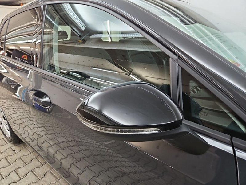 Volkswagen Golf Energy IQ Light Navi Klima LED ++ — photo 15