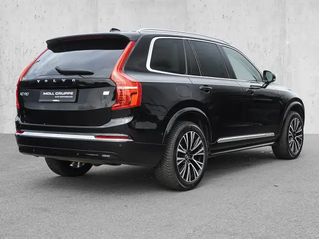 Volvo XC90 view 4