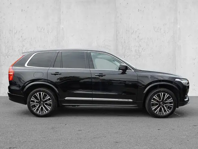 Volvo XC90 view 5