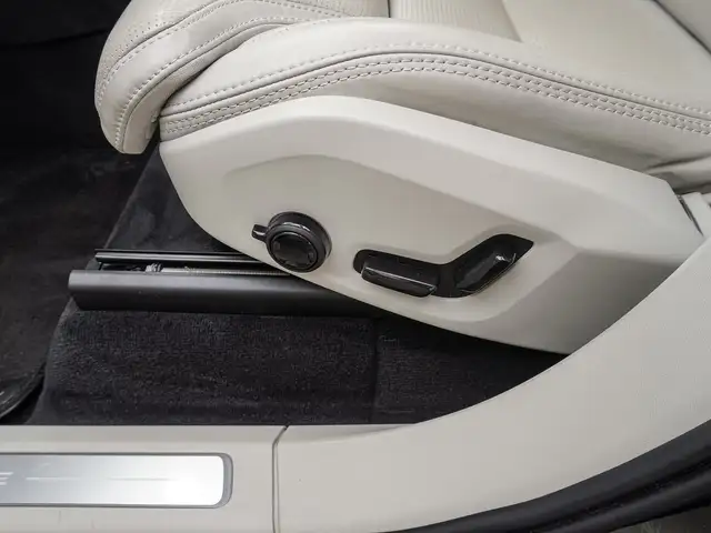 Volvo XC90 view 17