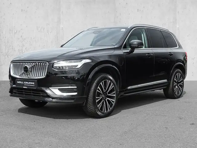 Volvo XC90 view 2
