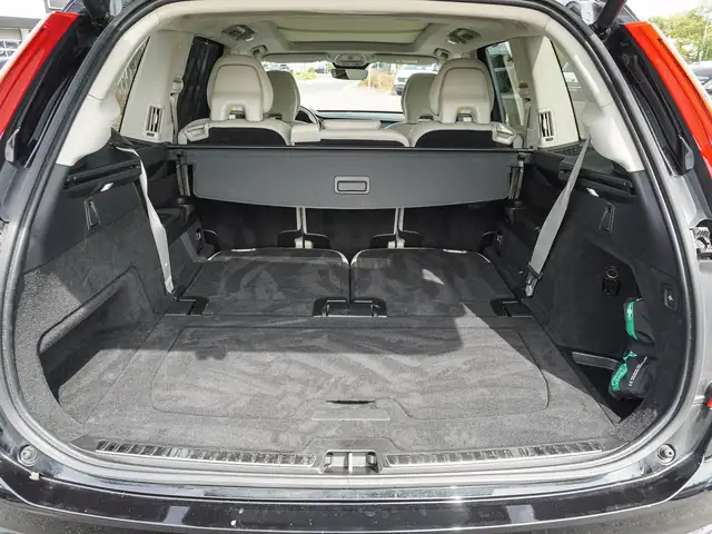 Volvo XC90 view 20