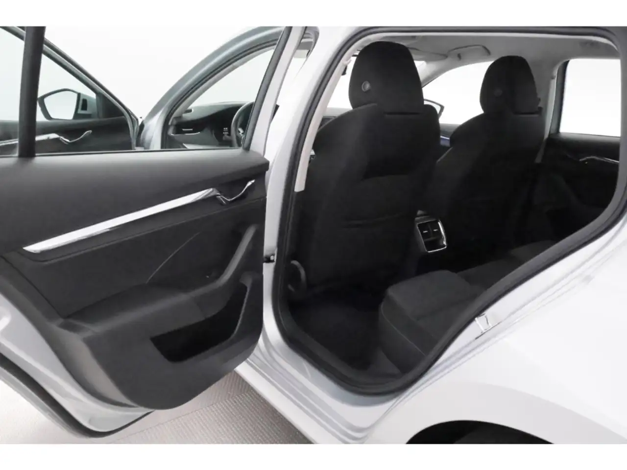 Skoda Octavia 1.5TSI Combi DSG Style+LED+NAVI+VIRTUAL, миниатюра 19