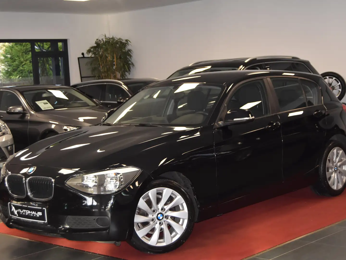 BMW 116 i~BLUETOOTH~ALU~EURO6~TÜV 04/27 Negro - 1