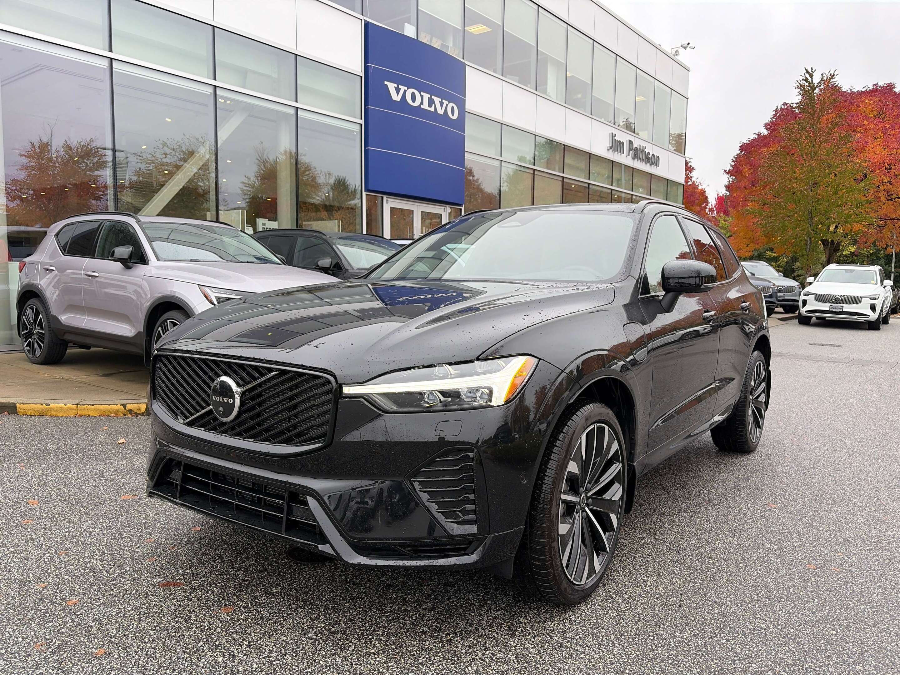 Black 2027 Volvo XC60 SUV / Crossover  Automatic