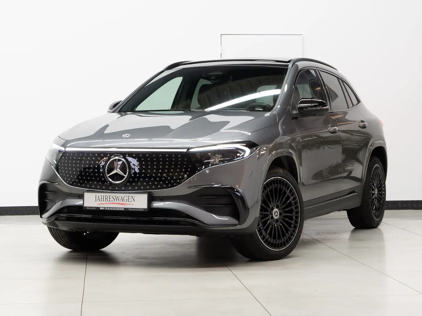 Mercedes-Benz EQA 350 4M AMG Premium Night PANO Distronic+ Leder Gris - 1