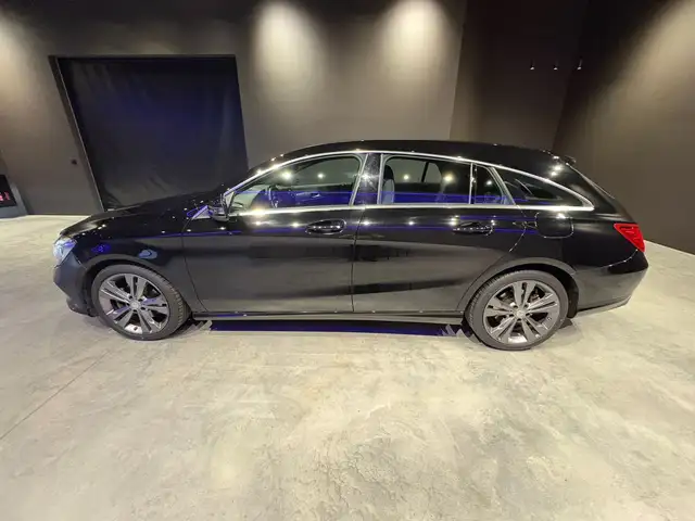 Mercedes-Benz Cla view 2