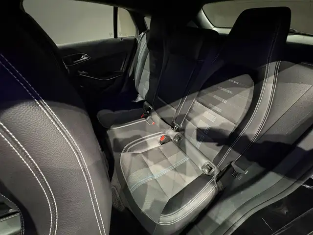 Mercedes-Benz Cla view 12