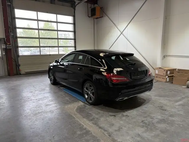 Mercedes-Benz Cla view 3