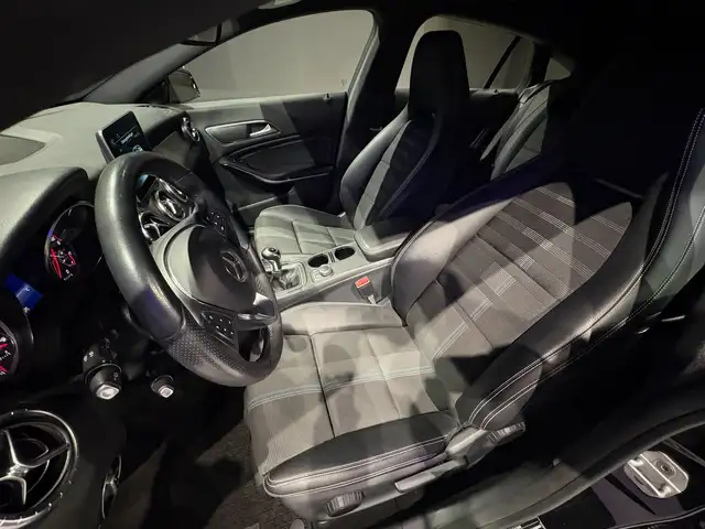 Mercedes-Benz Cla view 11