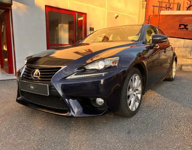 Lexus IS 300 300H PACK