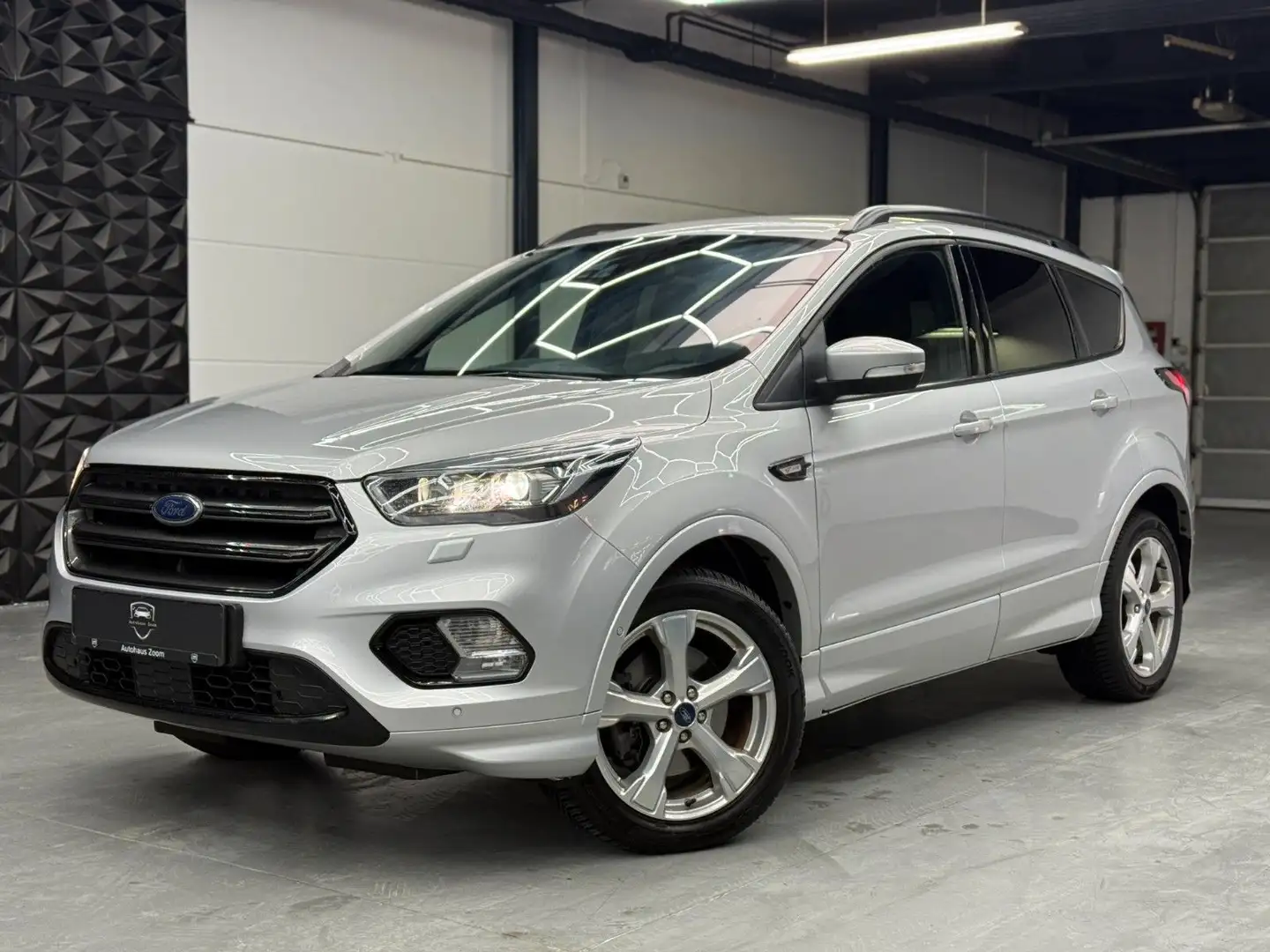 Ford Kuga ST-Line Allrad Automatik*AHK*KAMERA*KEYLESS Argent - 1