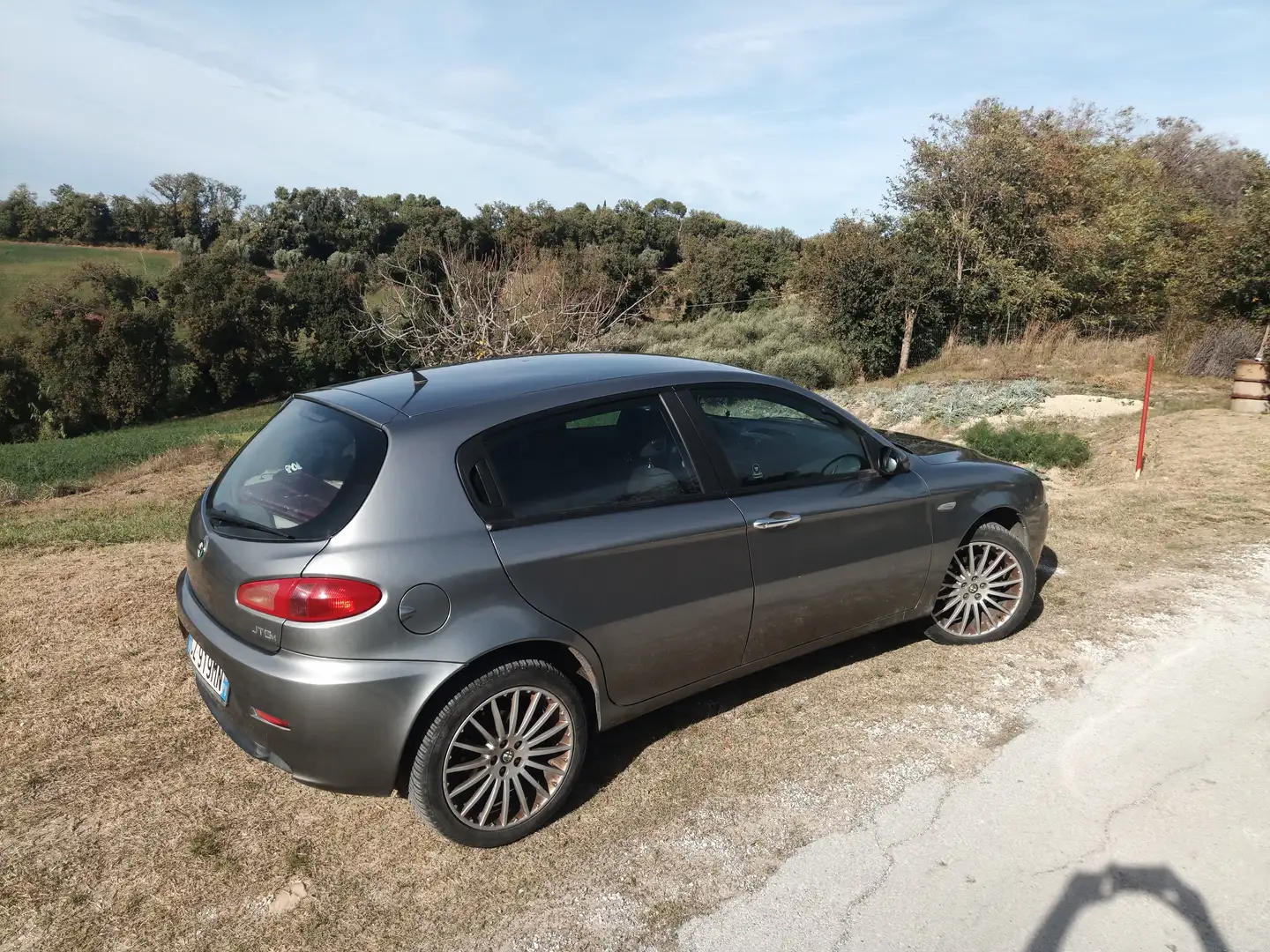 Alfa Romeo 147 147 II 2004 5p 1.9 jtd mjt Distinctive c/esp 150cv Grigio - 1