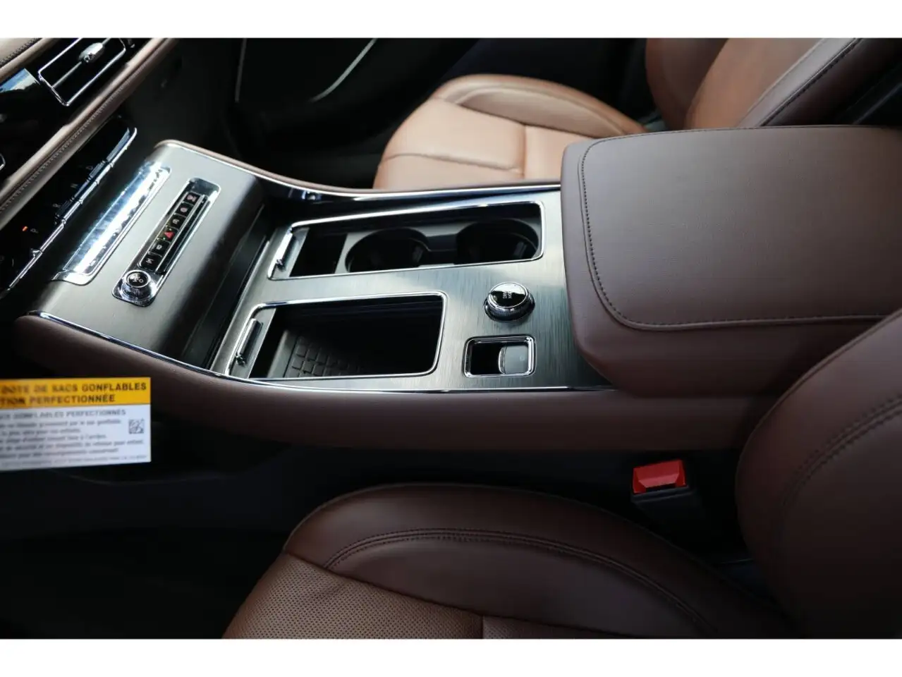 Lincoln Aviator снимка Lincoln Aviator