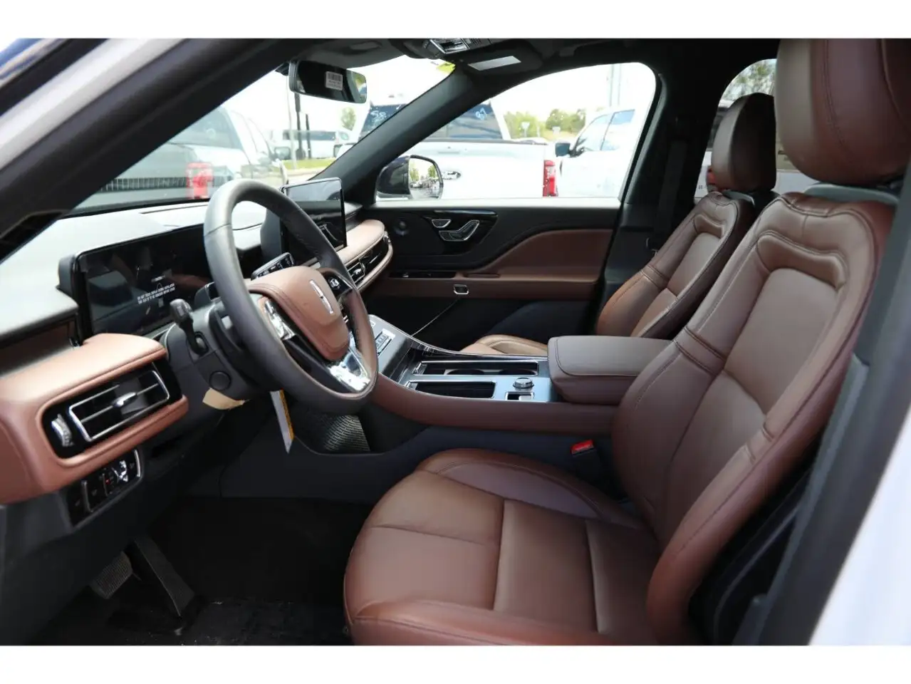 Lincoln Aviator снимка Lincoln Aviator
