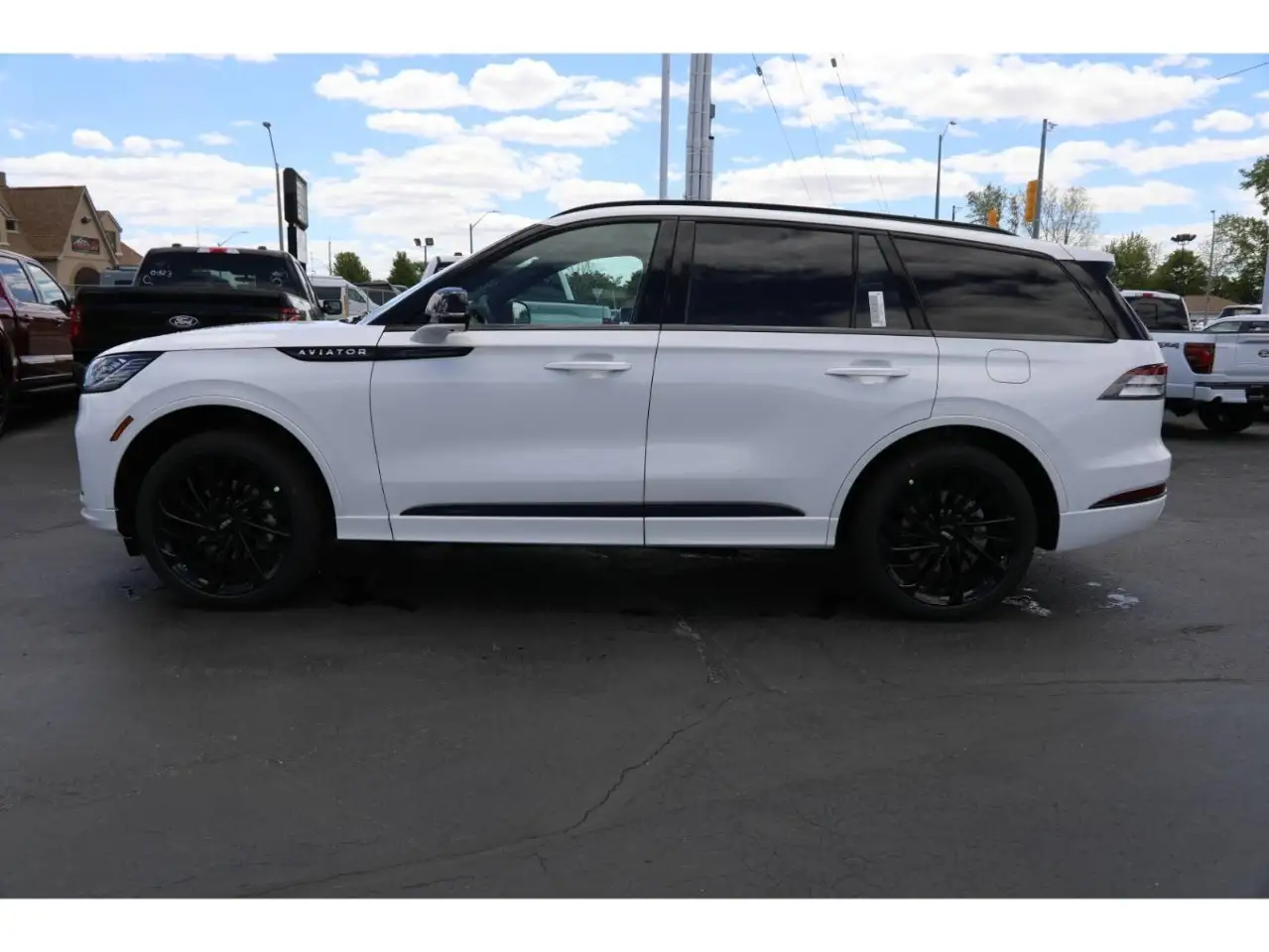 Lincoln Aviator снимка Lincoln Aviator