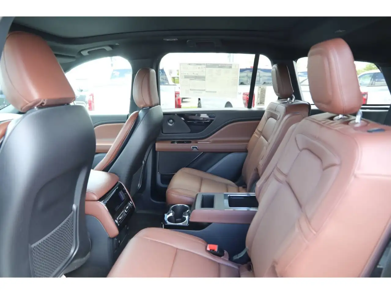 Lincoln Aviator снимка Lincoln Aviator