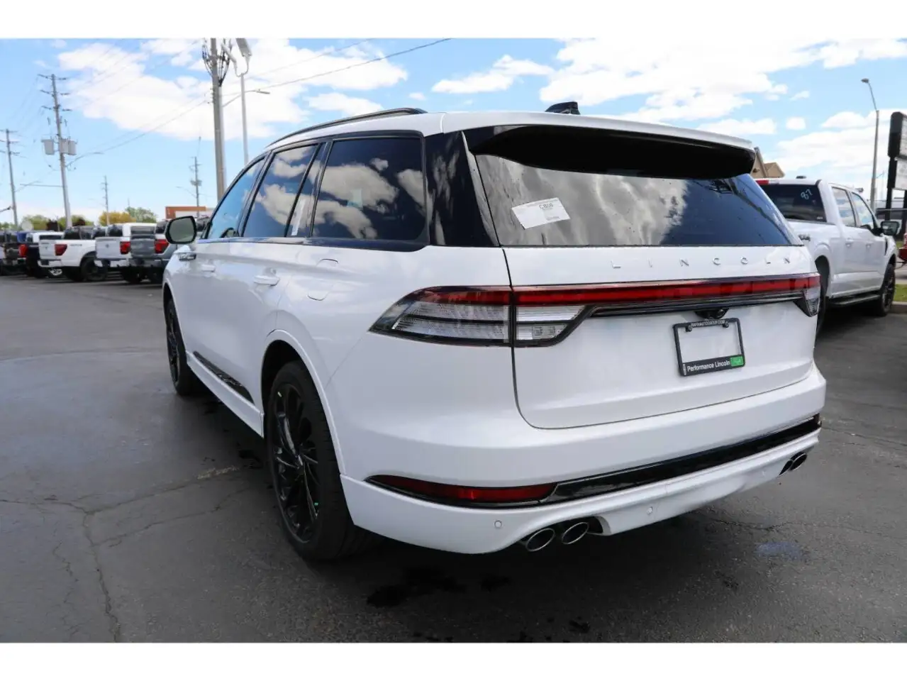 Lincoln Aviator снимка Lincoln Aviator