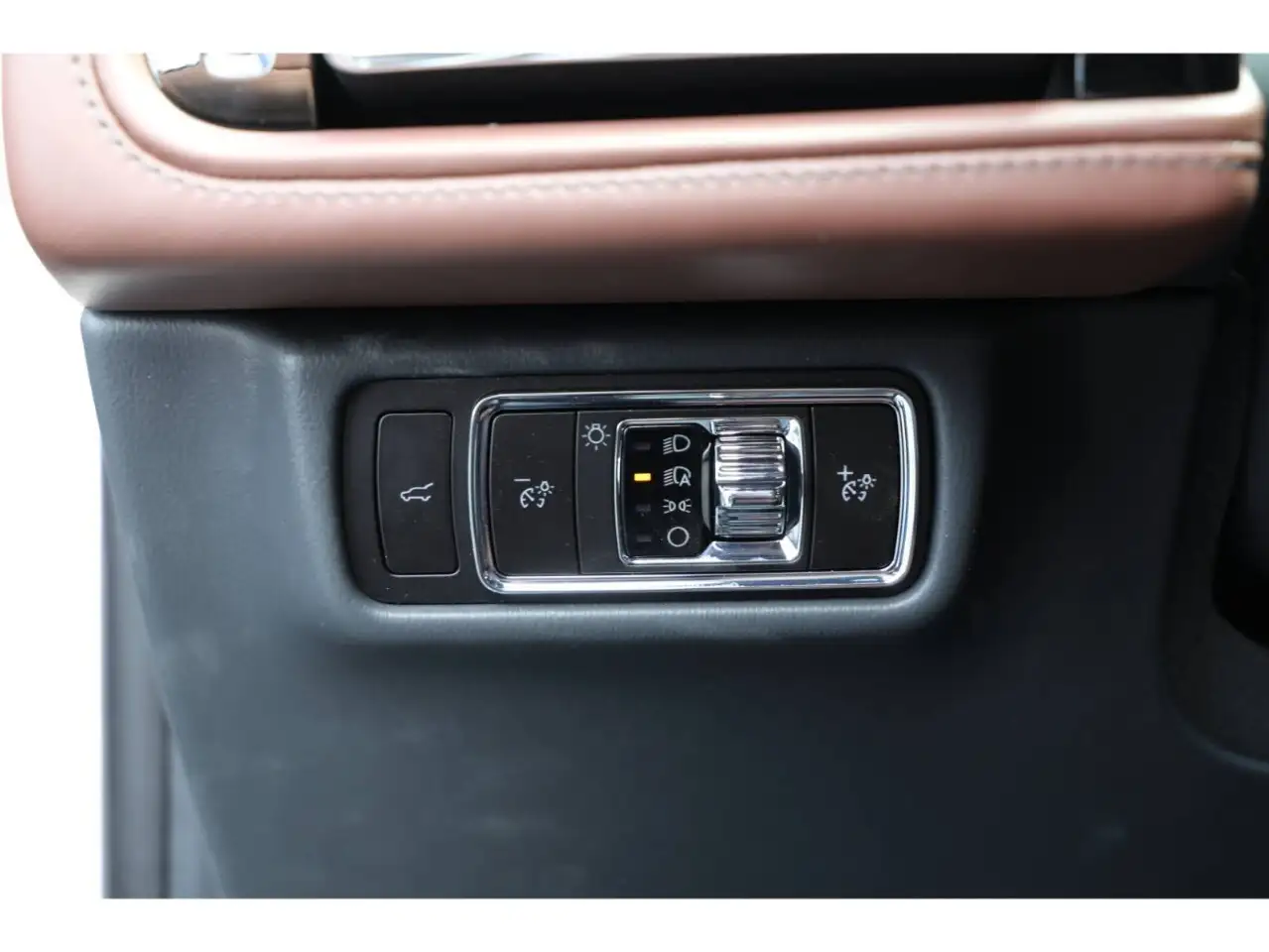 Lincoln Aviator снимка Lincoln Aviator