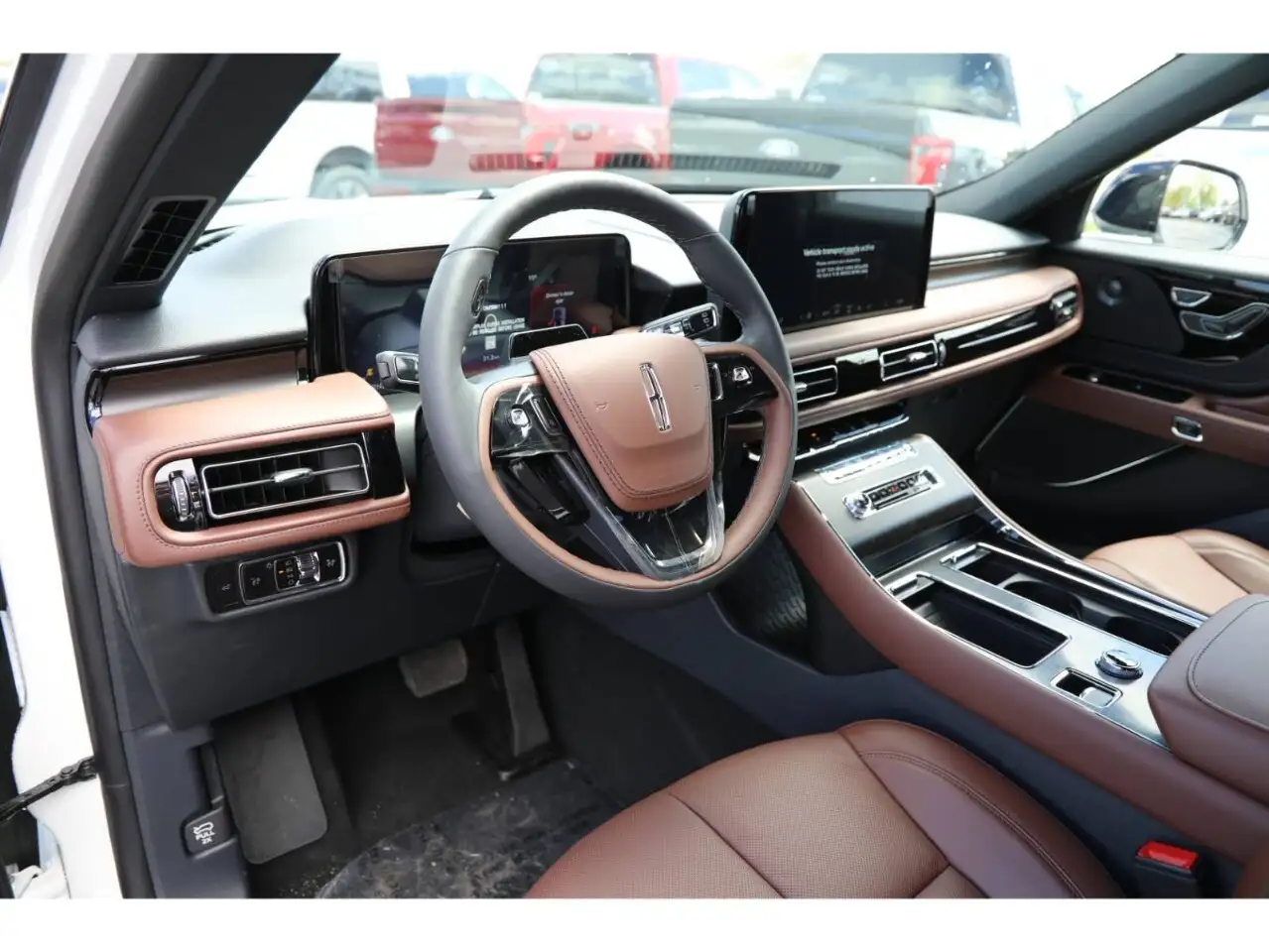 Lincoln Aviator снимка Lincoln Aviator