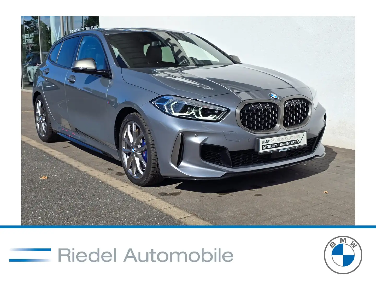 BMW 135 M135i xDrive Sport Aut. Pano*Head-Up*h/k*ACC*PDC Grijs - 1